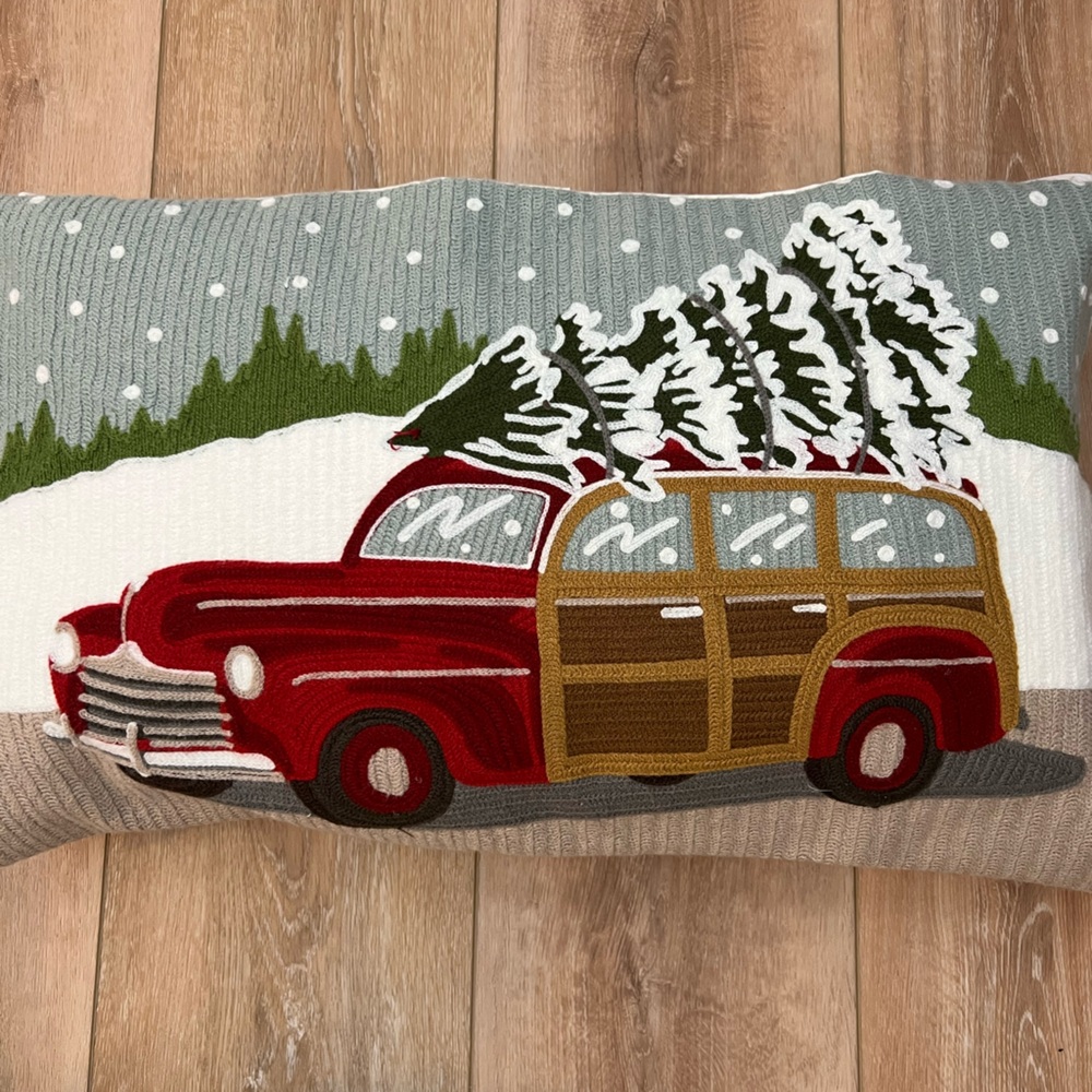 New PotteryBarn Christmas Pillow Cover